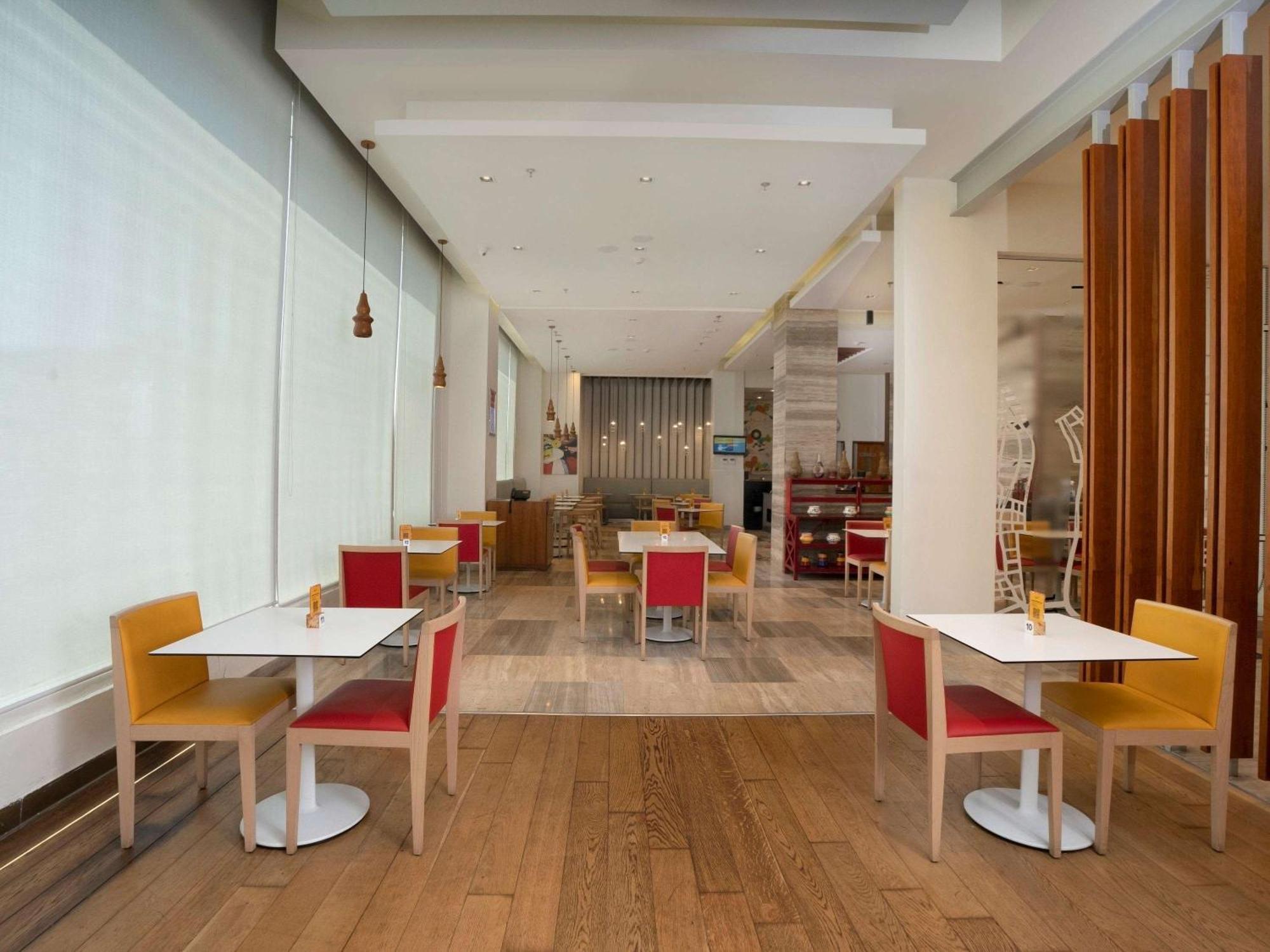 होटल Ibis Centre - An Accor Brand